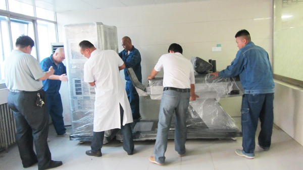 鄢陵縣中醫(yī)院相關(guān)領(lǐng)導(dǎo)現(xiàn)場(chǎng)驗(yàn)收飛龍醫(yī)療外星艙非手術(shù)脊柱減壓系統(tǒng) 鄢陵縣中醫(yī)院相關(guān)領(lǐng)導(dǎo)現(xiàn)場(chǎng)驗(yàn)收飛龍醫(yī)療外星艙非手術(shù)脊柱減壓系統(tǒng)