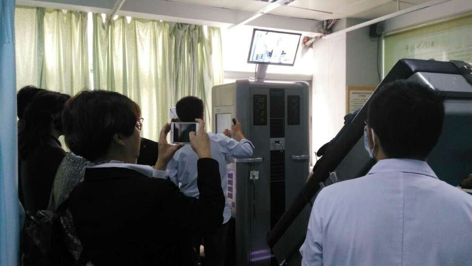 現(xiàn)場(chǎng)參觀外星艙 現(xiàn)場(chǎng)參觀外星艙