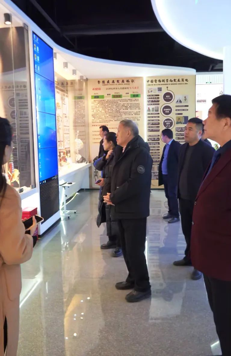 關公委參觀飛龍醫(yī)療